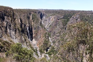 Very dry Wollomombi Falls in the Oxley Wild Rivers National Park