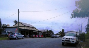 Early Saturday commerce in Rathdowney